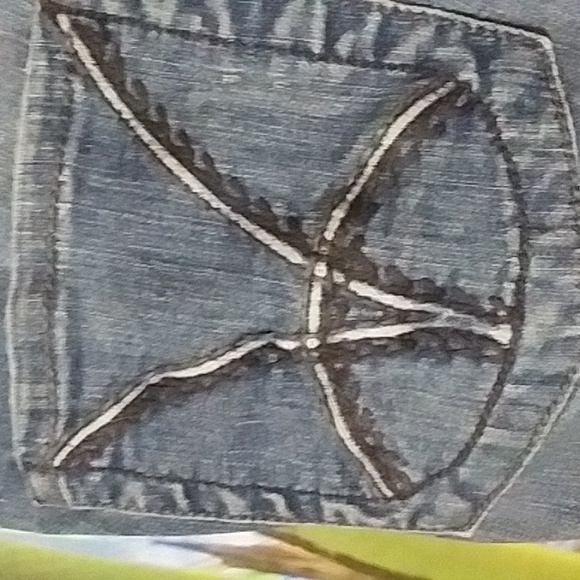 Kut from the Kloth Catherine boyfriend jeans - Picture 3 of 9